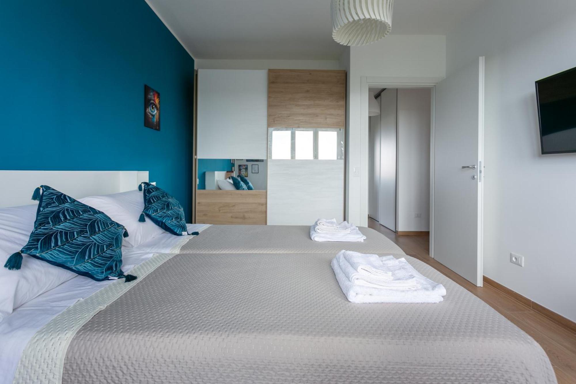 House Of The Dragon Apartman Acilia Kültér fotó